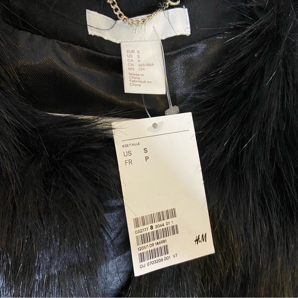 H&M Black Faux Fur Vest Size S - Picture 4 of 6